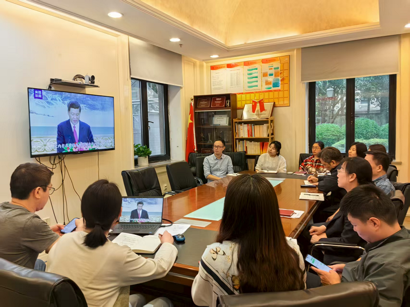 黨支部組織全體黨員干部觀看警示教育片《留得清氣滿乾坤》